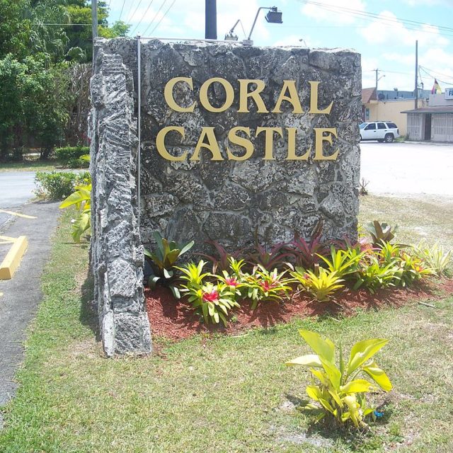 Visitar el misterioso ‘Coral Castle’ una construcción que rompe las leyes de la física