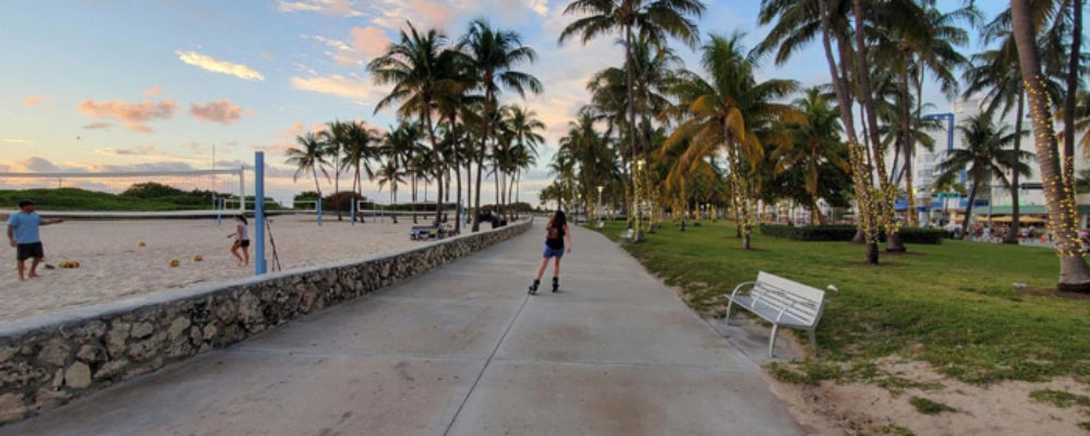 Miami Beach Boardwalk: Paseo frente a la playa