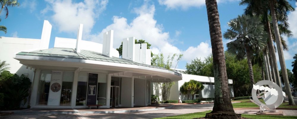 Maravillosas esculturas y pinturas en [Lowe Art Museum]
